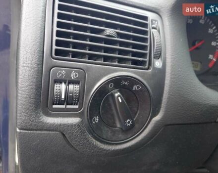 Синій Фольксваген Гольф, об'ємом двигуна 1.6 л та пробігом 258 тис. км за 4000 $, фото 28 на Automoto.ua