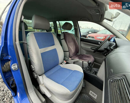 Синий Фольксваген Гольф, объемом двигателя 1.4 л и пробегом 236 тыс. км за 3900 $, фото 4 на Automoto.ua