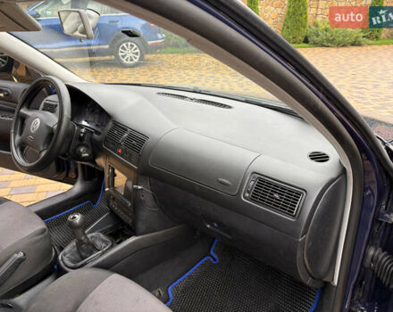 Синий Фольксваген Гольф, объемом двигателя 1.6 л и пробегом 232 тыс. км за 3800 $, фото 13 на Automoto.ua