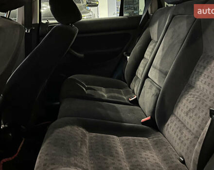 Синий Фольксваген Гольф, объемом двигателя 1.6 л и пробегом 245 тыс. км за 4100 $, фото 17 на Automoto.ua