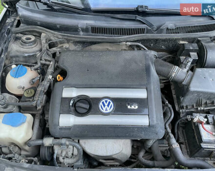 Синий Фольксваген Гольф, объемом двигателя 1.6 л и пробегом 333 тыс. км за 3800 $, фото 8 на Automoto.ua