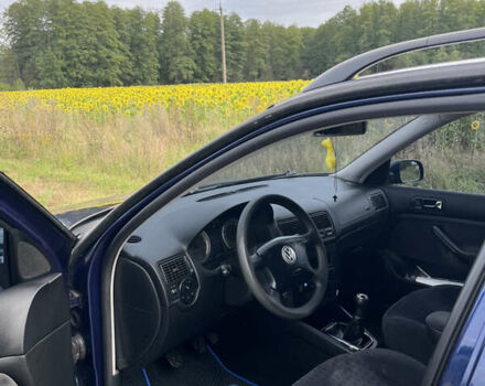 Синий Фольксваген Гольф, объемом двигателя 1.6 л и пробегом 221 тыс. км за 4600 $, фото 12 на Automoto.ua