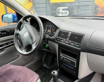 Синий Фольксваген Гольф, объемом двигателя 1.4 л и пробегом 230 тыс. км за 3500 $, фото 17 на Automoto.ua