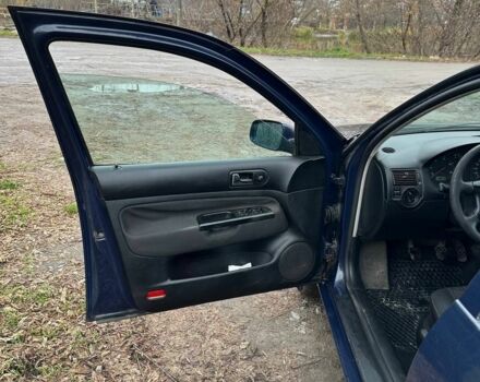 Синий Фольксваген Гольф, объемом двигателя 1.9 л и пробегом 250 тыс. км за 1600 $, фото 9 на Automoto.ua