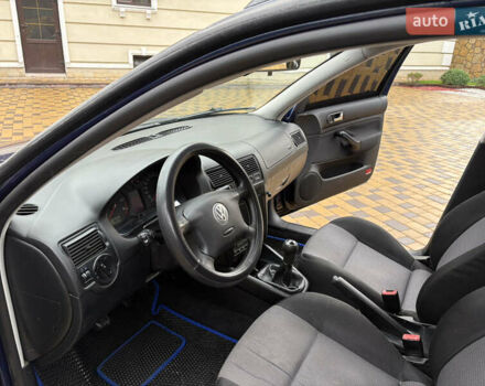 Синий Фольксваген Гольф, объемом двигателя 1.6 л и пробегом 232 тыс. км за 3800 $, фото 8 на Automoto.ua