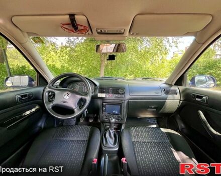 Синій Фольксваген Гольф, об'ємом двигуна 1.6 л та пробігом 228 тис. км за 4350 $, фото 3 на Automoto.ua