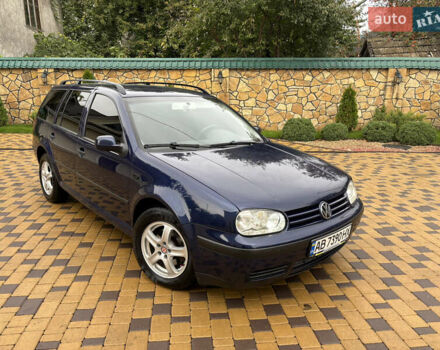 Синий Фольксваген Гольф, объемом двигателя 1.6 л и пробегом 232 тыс. км за 3800 $, фото 2 на Automoto.ua