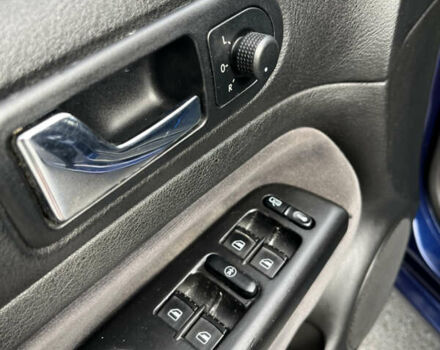 Синий Фольксваген Гольф, объемом двигателя 1.6 л и пробегом 221 тыс. км за 4600 $, фото 13 на Automoto.ua