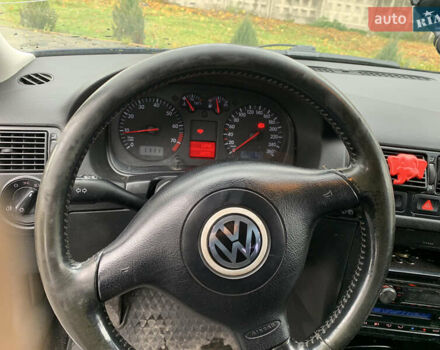 Синий Фольксваген Гольф, объемом двигателя 1.6 л и пробегом 286 тыс. км за 4200 $, фото 3 на Automoto.ua