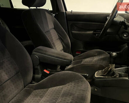 Синий Фольксваген Гольф, объемом двигателя 1.6 л и пробегом 245 тыс. км за 4100 $, фото 11 на Automoto.ua