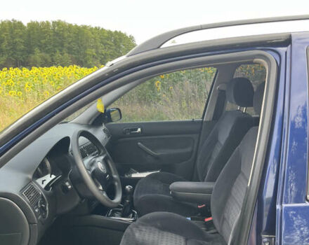 Синий Фольксваген Гольф, объемом двигателя 1.6 л и пробегом 221 тыс. км за 4600 $, фото 25 на Automoto.ua