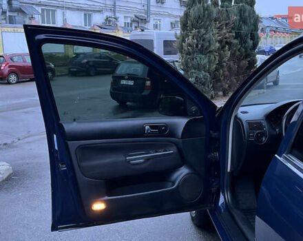 Синий Фольксваген Гольф, объемом двигателя 1.6 л и пробегом 310 тыс. км за 3600 $, фото 54 на Automoto.ua