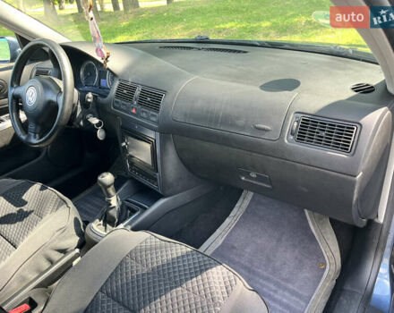 Синий Фольксваген Гольф, объемом двигателя 1.6 л и пробегом 275 тыс. км за 4799 $, фото 27 на Automoto.ua