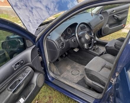 Синий Фольксваген Гольф, объемом двигателя 1.6 л и пробегом 285 тыс. км за 2100 $, фото 2 на Automoto.ua