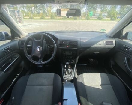 Синий Фольксваген Гольф, объемом двигателя 1.9 л и пробегом 320 тыс. км за 3500 $, фото 6 на Automoto.ua