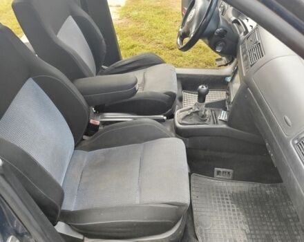 Синий Фольксваген Гольф, объемом двигателя 1.6 л и пробегом 285 тыс. км за 2100 $, фото 6 на Automoto.ua