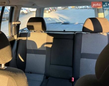 Синий Фольксваген Гольф, объемом двигателя 1.4 л и пробегом 226 тыс. км за 4200 $, фото 4 на Automoto.ua