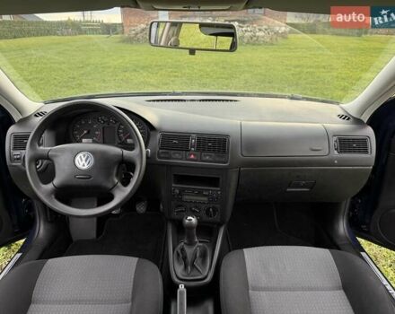 Синий Фольксваген Гольф, объемом двигателя 1.39 л и пробегом 157 тыс. км за 4300 $, фото 15 на Automoto.ua