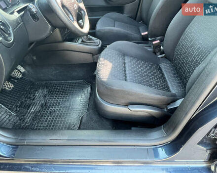 Синий Фольксваген Гольф, объемом двигателя 1.6 л и пробегом 215 тыс. км за 5500 $, фото 8 на Automoto.ua