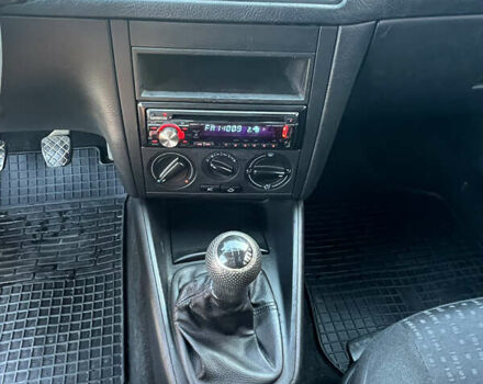 Синий Фольксваген Гольф, объемом двигателя 1.6 л и пробегом 215 тыс. км за 5500 $, фото 12 на Automoto.ua