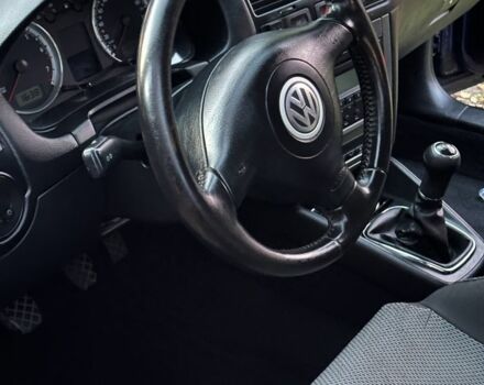 Синий Фольксваген Гольф, объемом двигателя 1.6 л и пробегом 286 тыс. км за 4600 $, фото 4 на Automoto.ua
