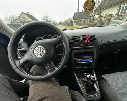Синий Фольксваген Гольф, объемом двигателя 1.9 л и пробегом 380 тыс. км за 2150 $, фото 4 на Automoto.ua