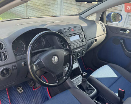 Синий Фольксваген Гольф, объемом двигателя 1.9 л и пробегом 306 тыс. км за 4900 $, фото 6 на Automoto.ua