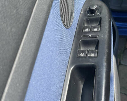 Синий Фольксваген Гольф, объемом двигателя 1.9 л и пробегом 306 тыс. км за 4900 $, фото 4 на Automoto.ua