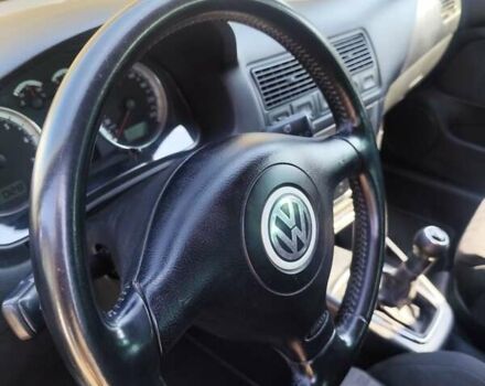 Синий Фольксваген Гольф, объемом двигателя 1.6 л и пробегом 326 тыс. км за 4400 $, фото 1 на Automoto.ua