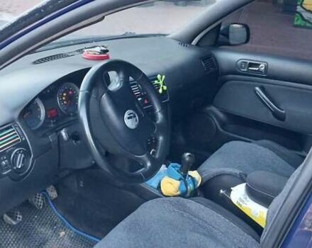 Синий Фольксваген Гольф, объемом двигателя 1.4 л и пробегом 272 тыс. км за 4200 $, фото 12 на Automoto.ua