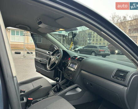 Синий Фольксваген Гольф, объемом двигателя 1.9 л и пробегом 233 тыс. км за 6399 $, фото 42 на Automoto.ua