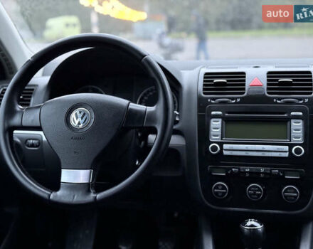 Синий Фольксваген Гольф, объемом двигателя 1.6 л и пробегом 318 тыс. км за 5150 $, фото 42 на Automoto.ua