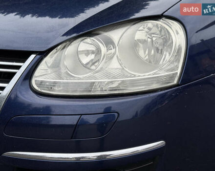 Синий Фольксваген Гольф, объемом двигателя 1.6 л и пробегом 318 тыс. км за 5150 $, фото 7 на Automoto.ua