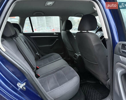 Синий Фольксваген Гольф, объемом двигателя 1.6 л и пробегом 318 тыс. км за 5150 $, фото 66 на Automoto.ua