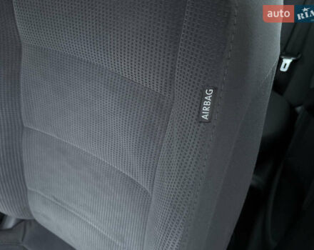 Синий Фольксваген Гольф, объемом двигателя 1.6 л и пробегом 318 тыс. км за 5150 $, фото 45 на Automoto.ua