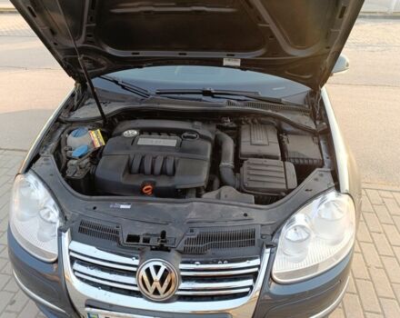 Синий Фольксваген Гольф, объемом двигателя 1.6 л и пробегом 301 тыс. км за 5500 $, фото 5 на Automoto.ua