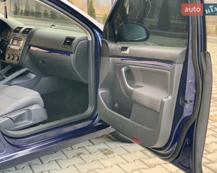 Синій Фольксваген Гольф, об'ємом двигуна 1.39 л та пробігом 216 тис. км за 5800 $, фото 9 на Automoto.ua