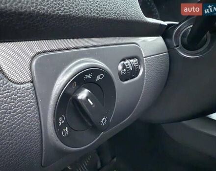 Синий Фольксваген Гольф, объемом двигателя 1.6 л и пробегом 318 тыс. км за 5150 $, фото 41 на Automoto.ua