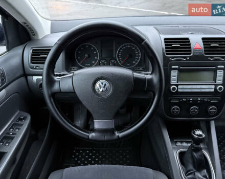 Синий Фольксваген Гольф, объемом двигателя 1.6 л и пробегом 318 тыс. км за 5150 $, фото 33 на Automoto.ua