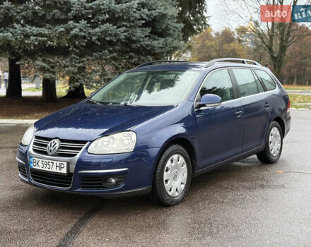 Синий Фольксваген Гольф, объемом двигателя 1.6 л и пробегом 318 тыс. км за 5150 $, фото 2 на Automoto.ua