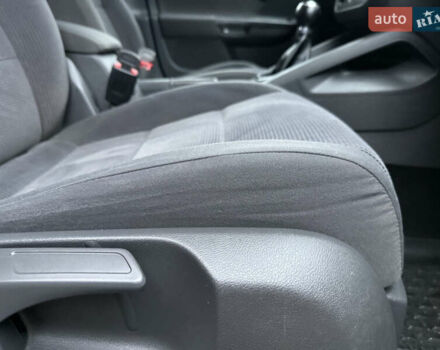 Синий Фольксваген Гольф, объемом двигателя 1.6 л и пробегом 318 тыс. км за 5150 $, фото 75 на Automoto.ua