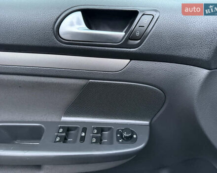 Синий Фольксваген Гольф, объемом двигателя 1.6 л и пробегом 318 тыс. км за 5150 $, фото 43 на Automoto.ua