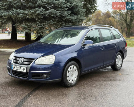 Синий Фольксваген Гольф, объемом двигателя 1.6 л и пробегом 318 тыс. км за 5150 $, фото 1 на Automoto.ua