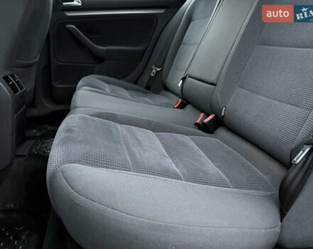 Синий Фольксваген Гольф, объемом двигателя 1.6 л и пробегом 318 тыс. км за 5150 $, фото 51 на Automoto.ua