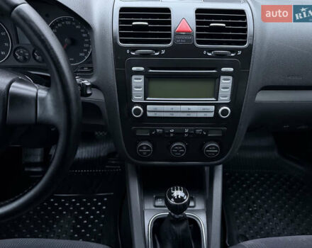 Синий Фольксваген Гольф, объемом двигателя 1.6 л и пробегом 318 тыс. км за 5150 $, фото 36 на Automoto.ua