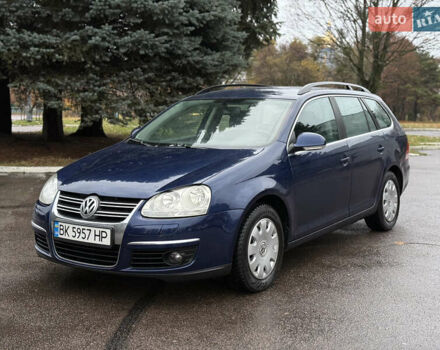 Синий Фольксваген Гольф, объемом двигателя 1.6 л и пробегом 318 тыс. км за 5150 $, фото 3 на Automoto.ua