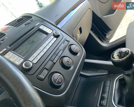 Синій Фольксваген Гольф, об'ємом двигуна 1.39 л та пробігом 216 тис. км за 5800 $, фото 18 на Automoto.ua