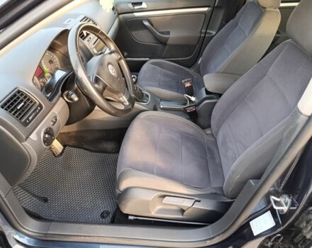 Синий Фольксваген Гольф, объемом двигателя 1.6 л и пробегом 301 тыс. км за 5500 $, фото 7 на Automoto.ua