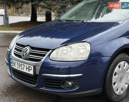 Синий Фольксваген Гольф, объемом двигателя 1.6 л и пробегом 318 тыс. км за 5150 $, фото 5 на Automoto.ua