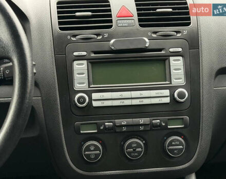 Синій Фольксваген Гольф, об'ємом двигуна 1.6 л та пробігом 218 тис. км за 5799 $, фото 14 на Automoto.ua